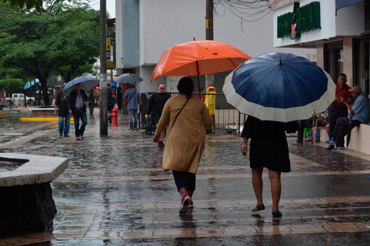 Lluvias persistirán hasta el domingo y el lunes ingresará otro fenómeno
