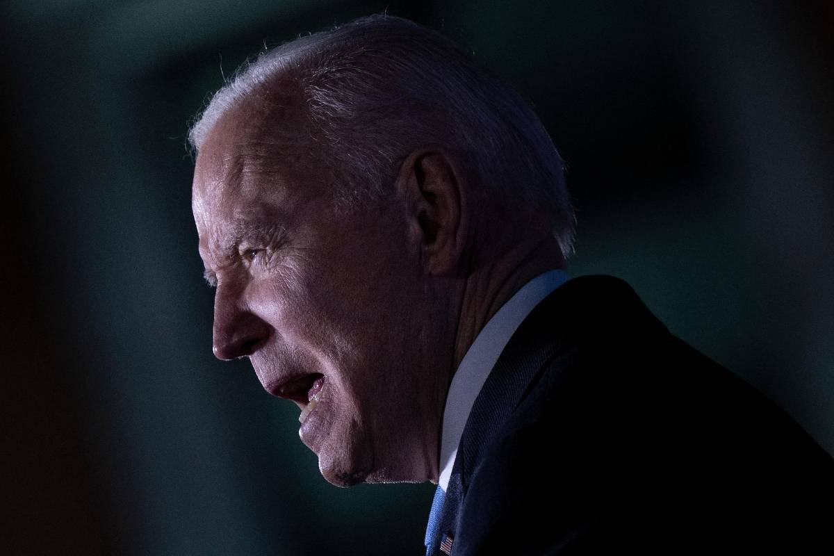 Biden dice que Putin “no puede permanecer en el poder”