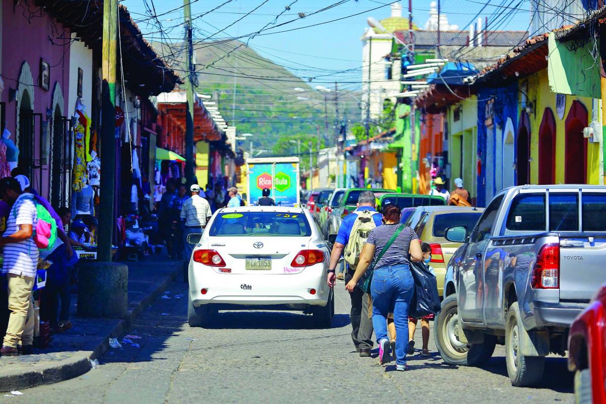 Con la apertura del aeropuerto internacional de Palmerola se han incrementado las inversiones que no solo benefician a los pobladores de Comayagua, sino que también a los residentes de los municipios aledaños.