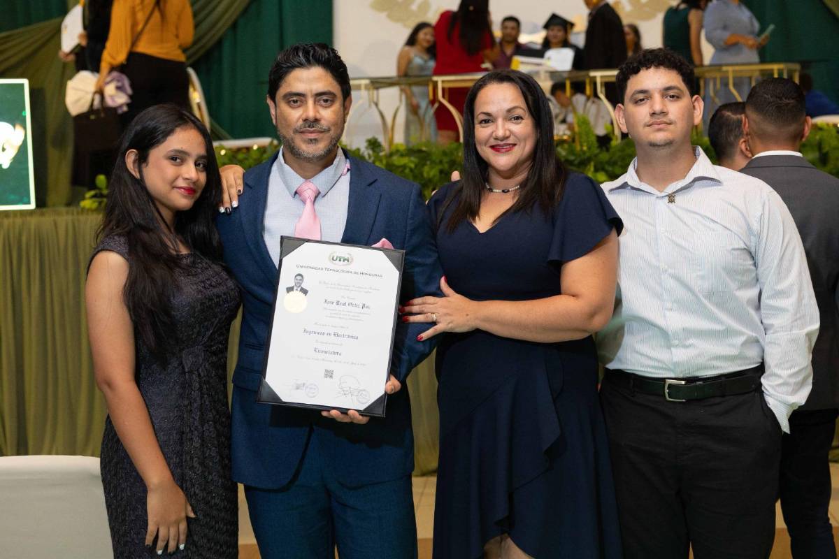 Fotos: La UTH celebra graduación a 332 nuevos profesionales