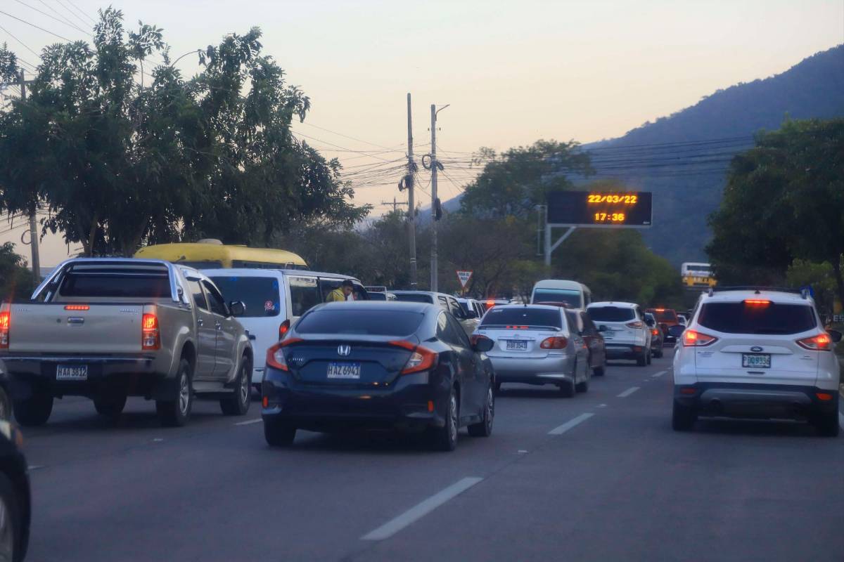 Conductores piden amnistía vehicular
