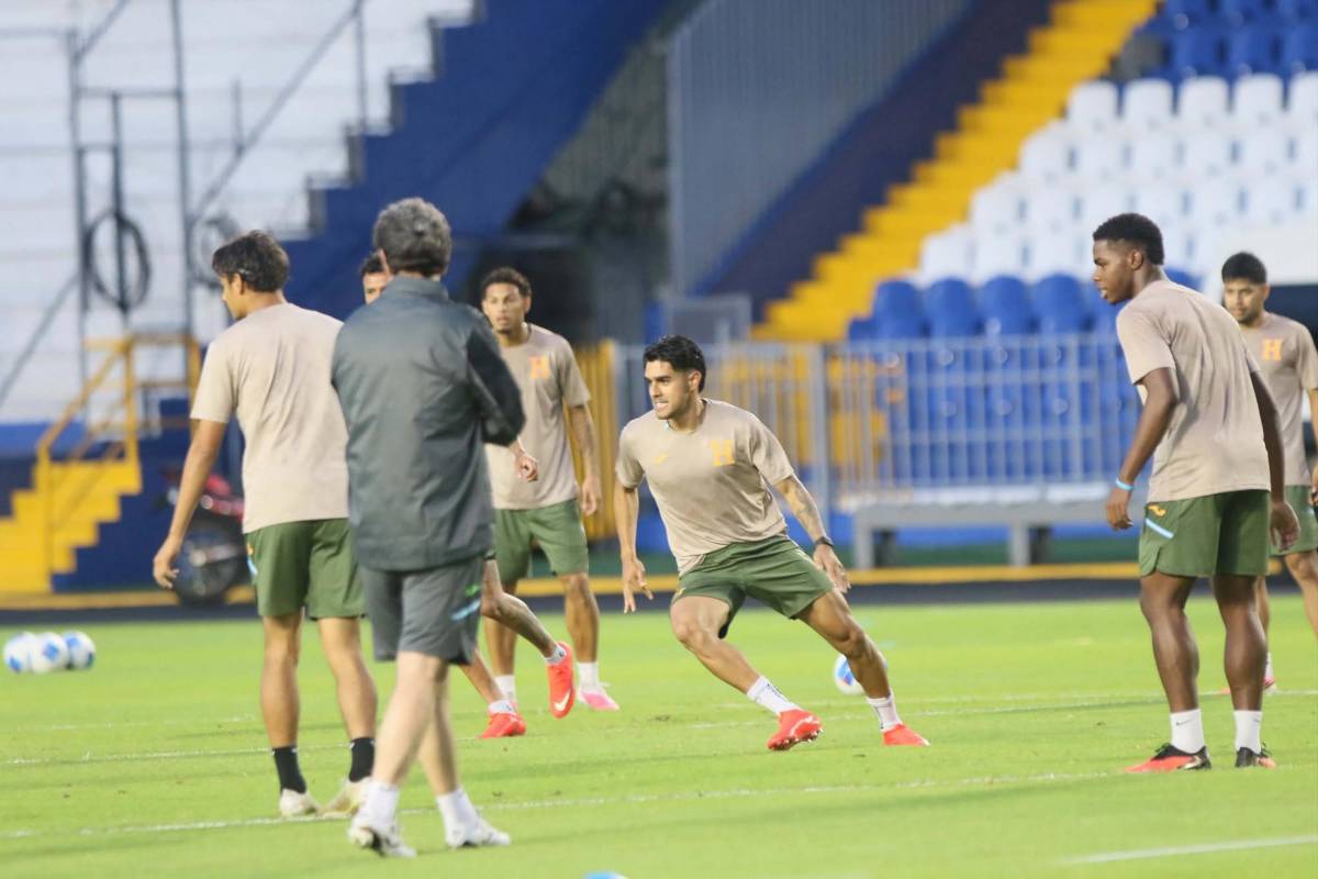 Honduras con visita especial y la triste foto de Edwin en último entrenamiento