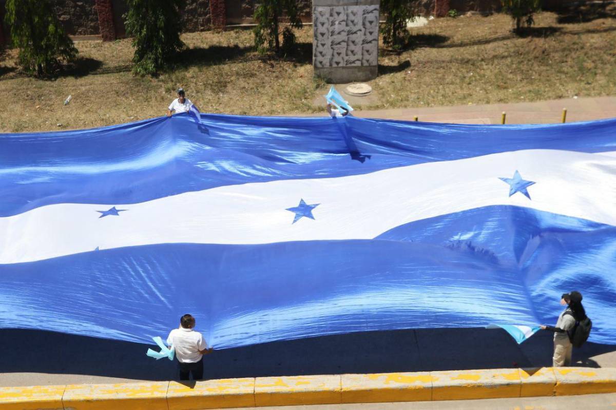 Algarabía y entusiasmo: miles de capitalinos culminan la caminata de oración