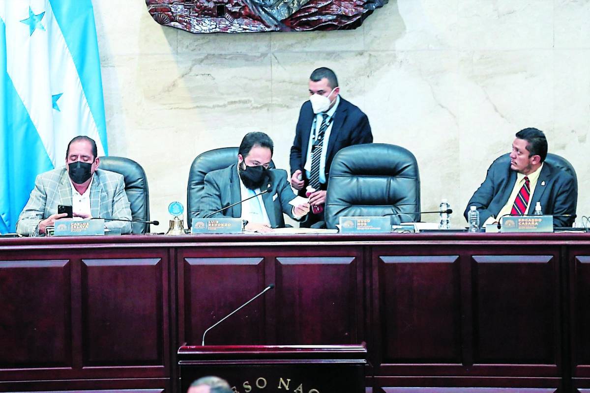 Oposición niega tener acuerdos con Libre para elegir al fiscal general