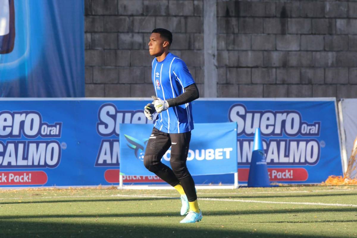 Jugador se estrella con muro y, ¿quién es el 'chelito' que debutó con Olimpia?