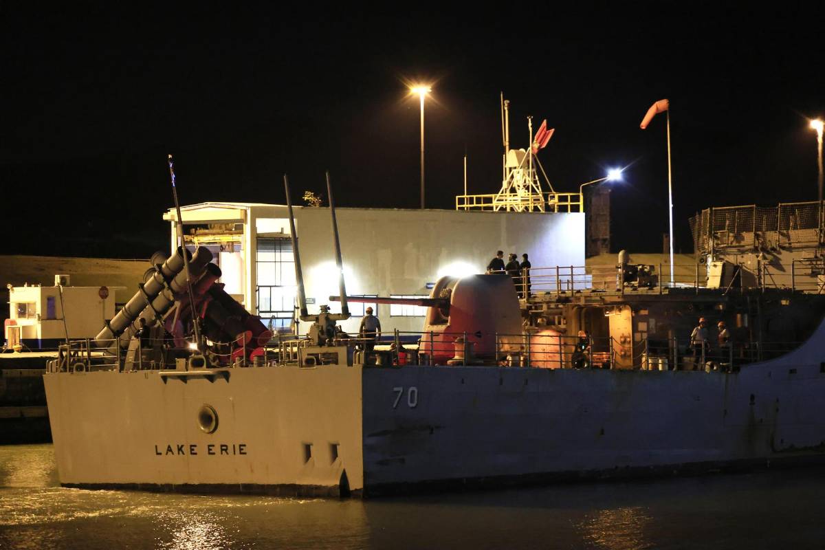 Buque destructor lanzamisiles de EEUU llega a Panamá