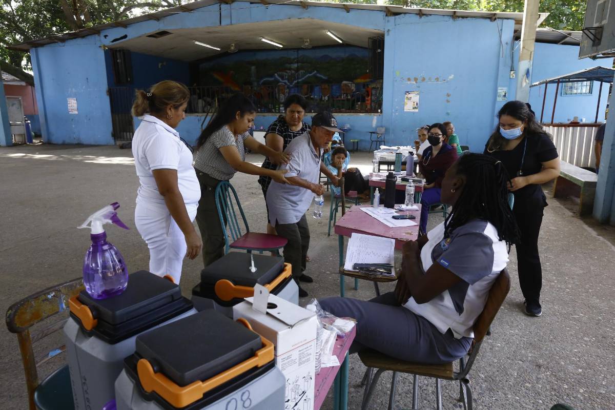 Cámara de comercio lleva ayuda a afectados por tormenta Sara