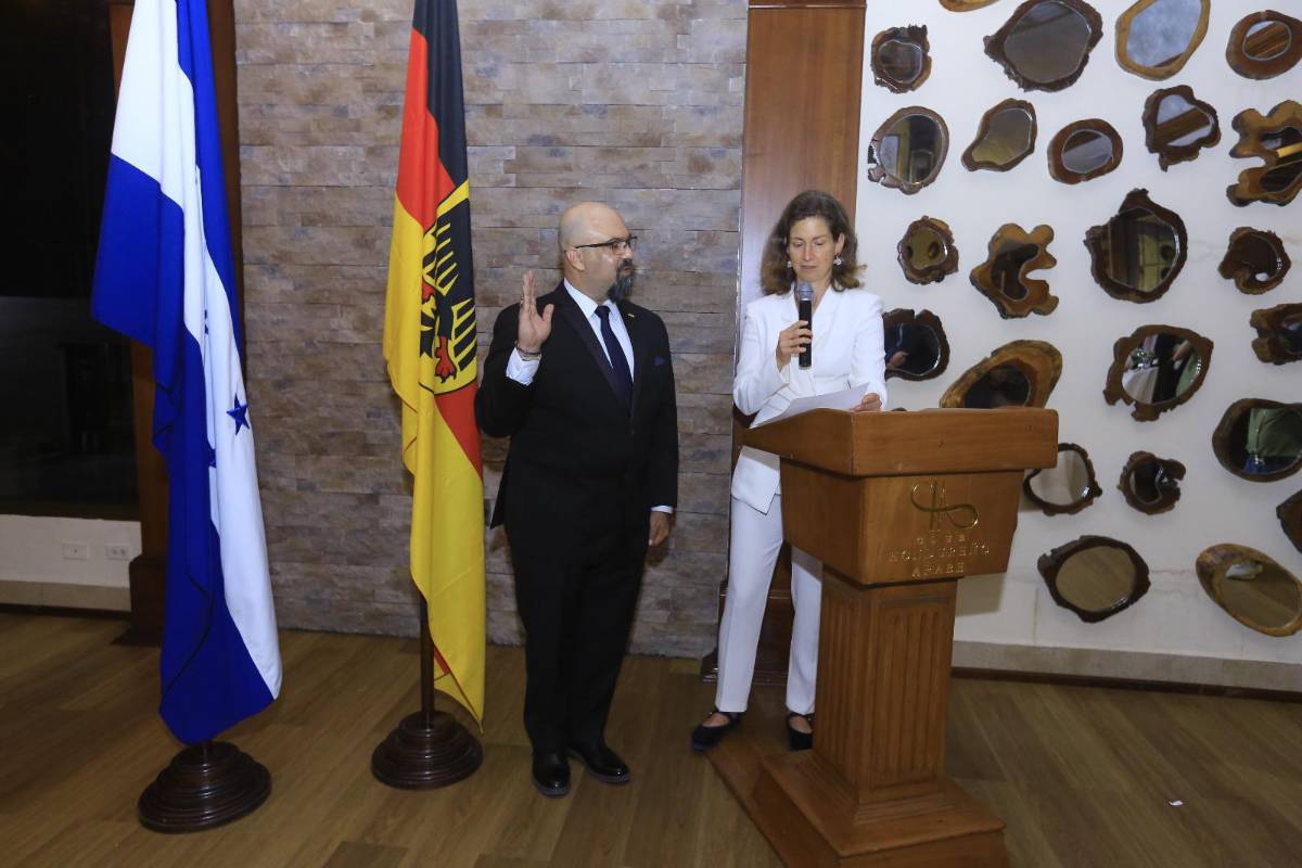 Juramentan a nuevo cónsul honorario de Alemania en SPS
