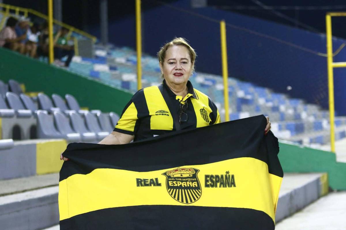 Fiesta del Real España en su debut, chicas, del Mundial a la Liga y fuerte golpe