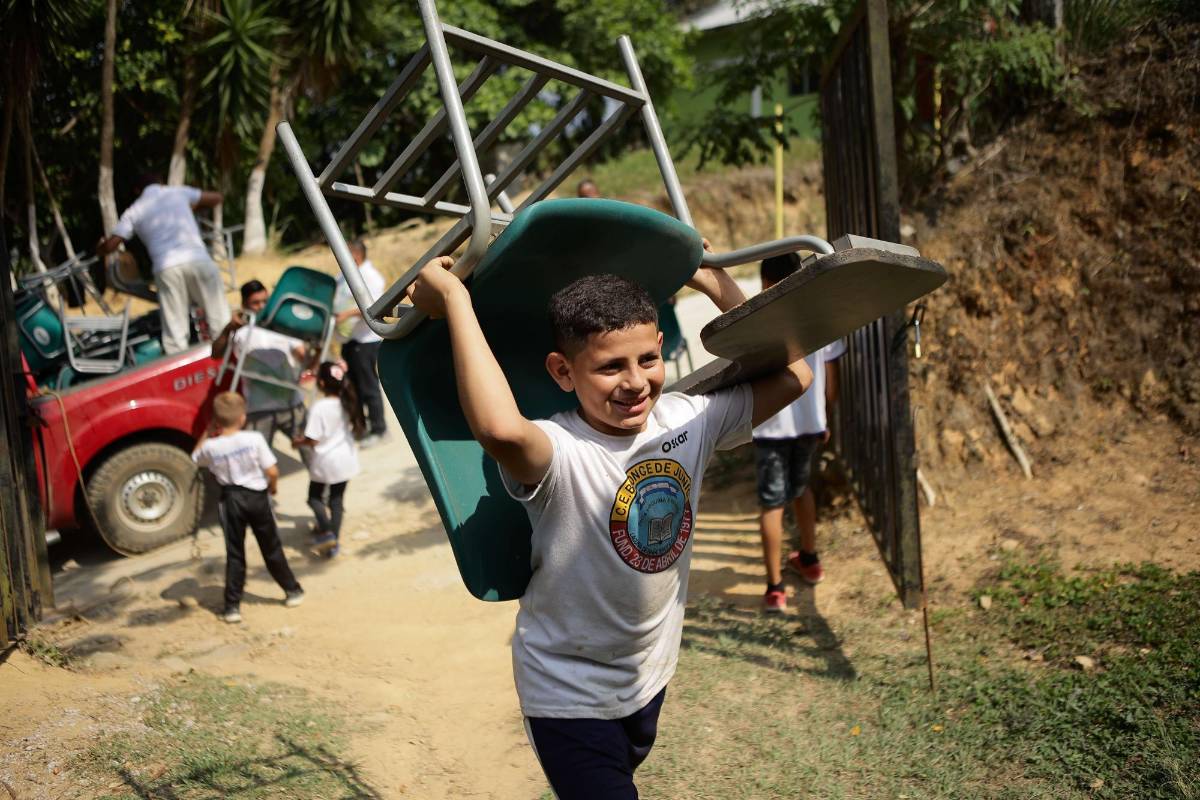 Los docentes de la zona han solicitado apoyo de la secretaría de educación, pero no lo han recibido.