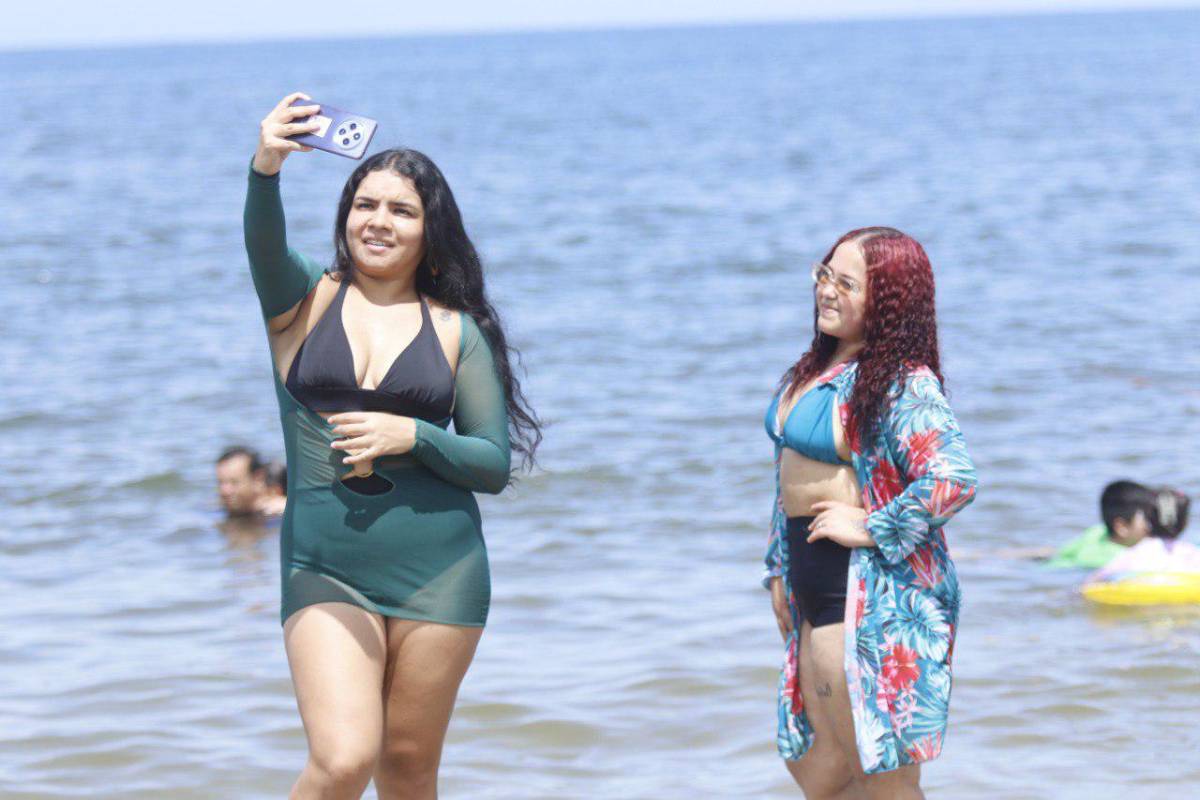 Belleza y alegría: hondureñas viven al máximo la Semana Morazánica en Tela