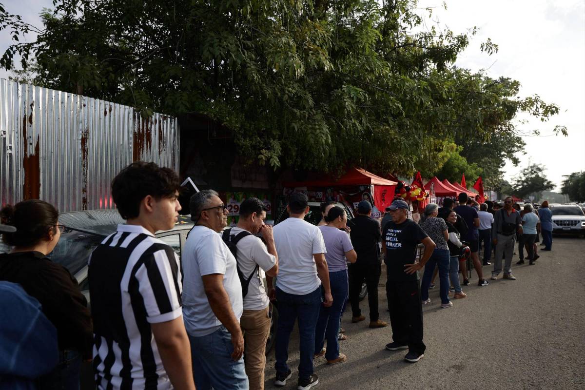 Elecciones Honduras 2025: largas filas, retrasos y afluencia de personas