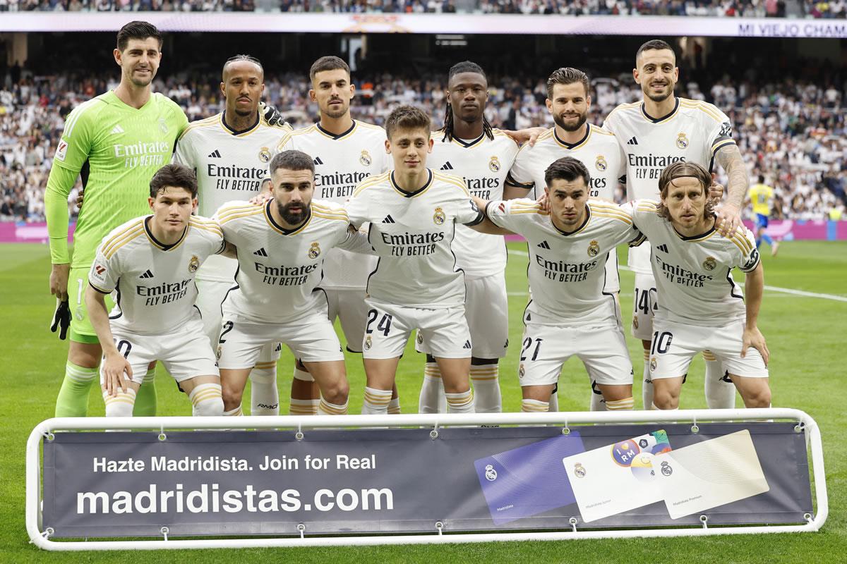 El 11 titular que mandó Ancelotti para el partido del Real Madrid contra el Cádiz, pensando en el Bayern.