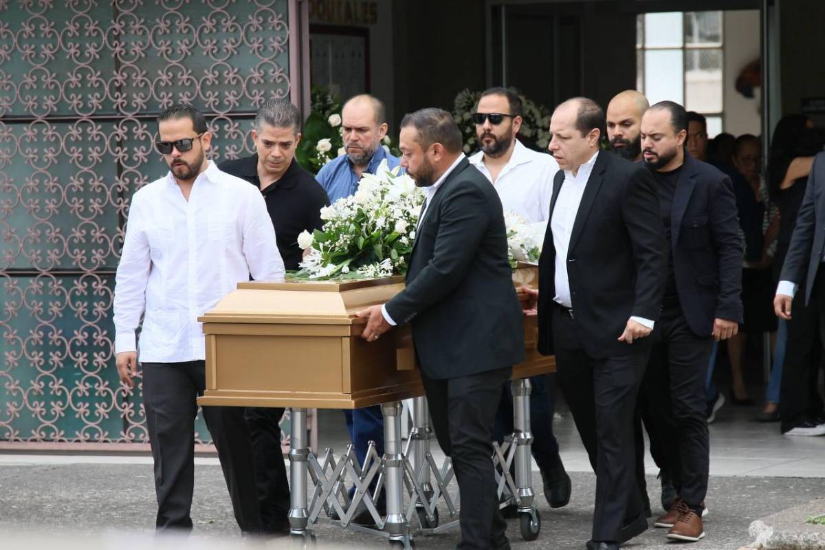 Con forenses en velorio, nuevas revelaciones de su pareja: así fue el último adiós a chef Sandra Díaz