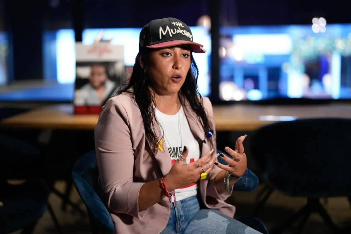 Exrehén mexicana celebra boda simbólica mientras su novio sigue cautivo en Gaza