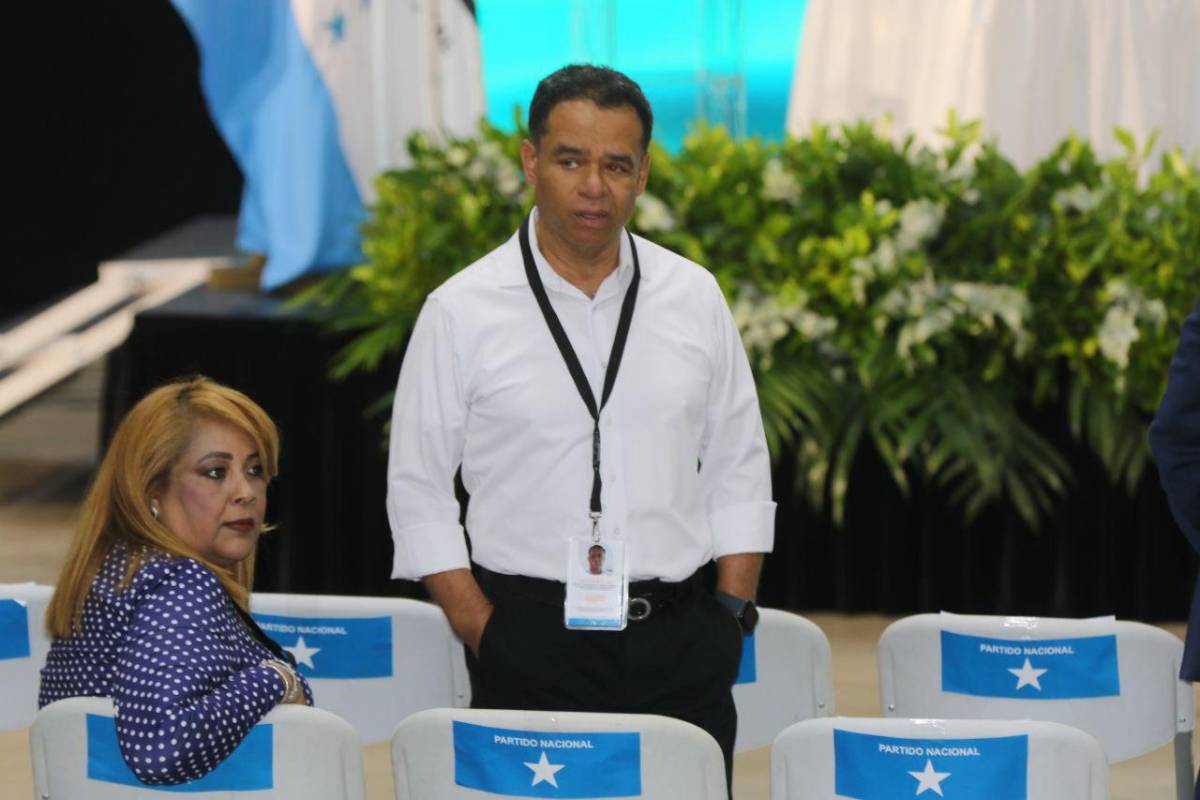 Áspero saludo de Cálix y Ochoa, Chano con bandera de USA, baile de Doris y lo que dijo Nasralla