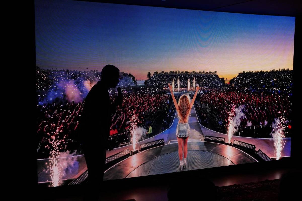 Exhiben imágenes de la ciudad de Shakira para su residencia en España
