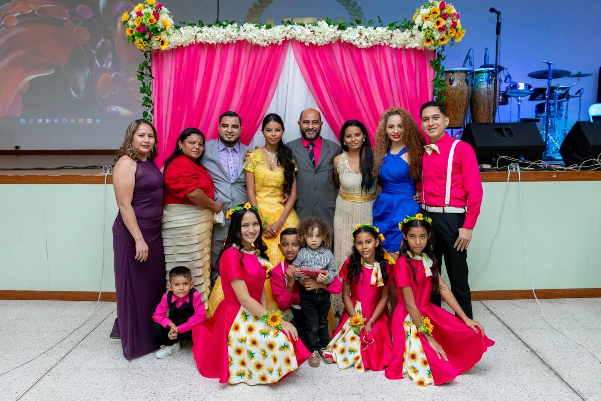 Noche de festejo por las 15 primaveras de Marilineth Rocío Torres