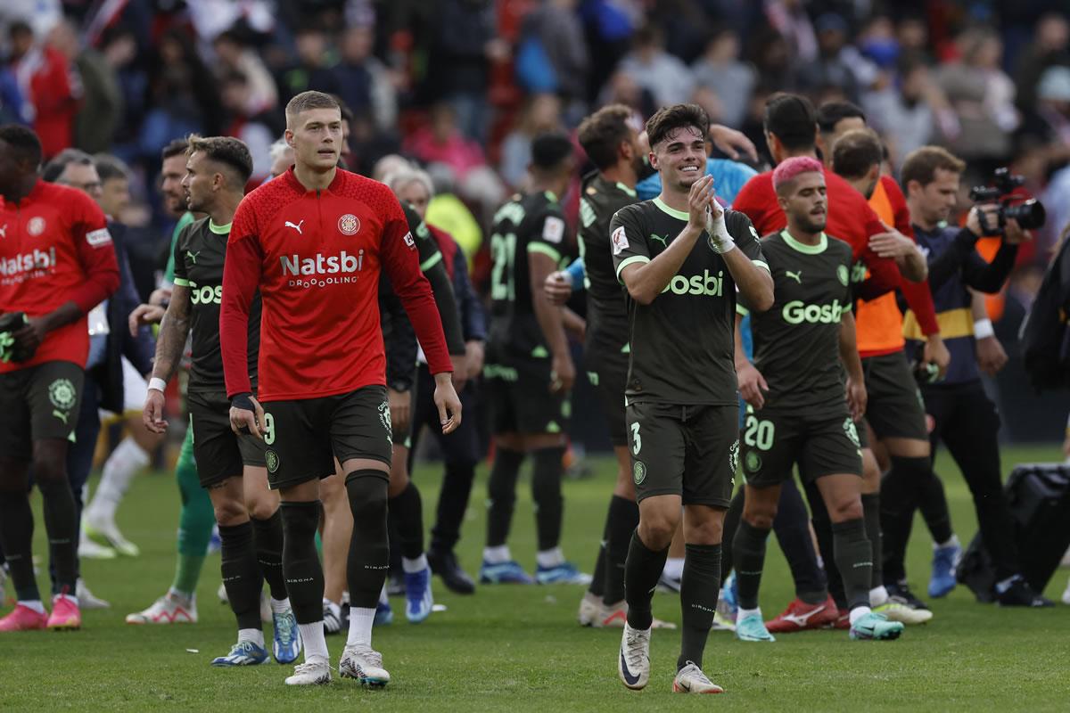 El Girona sigue imparable: sumó otro triunfo y se mantiene en la cabeza de la tabla de posiciones de la Liga Española.