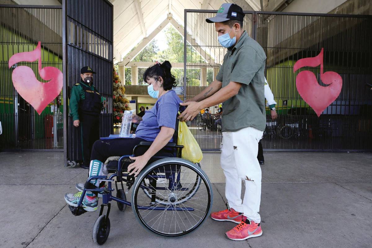 Pacientes de Teletón resaltan el apoyo de esa fundación durante 32 años