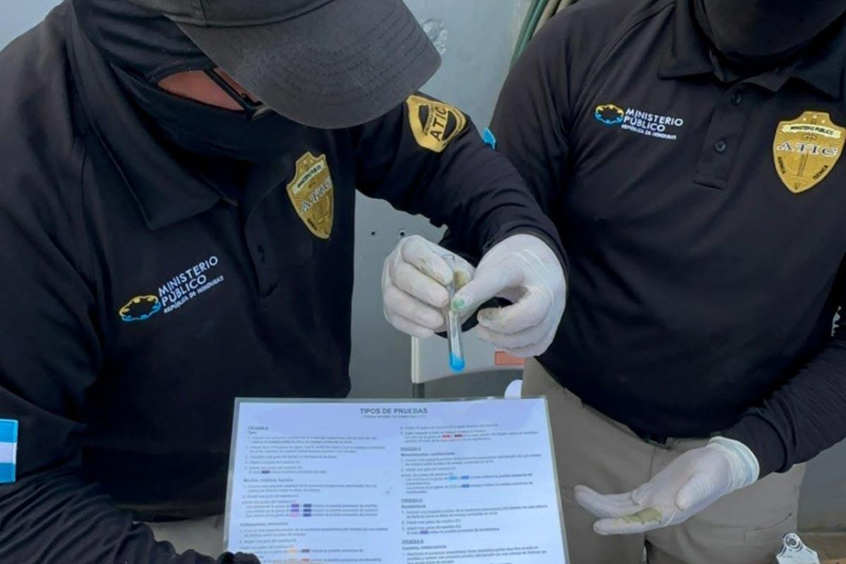 Pericias químicas a 2,787 kilos dieron positivo a clorhidrato de cocaína