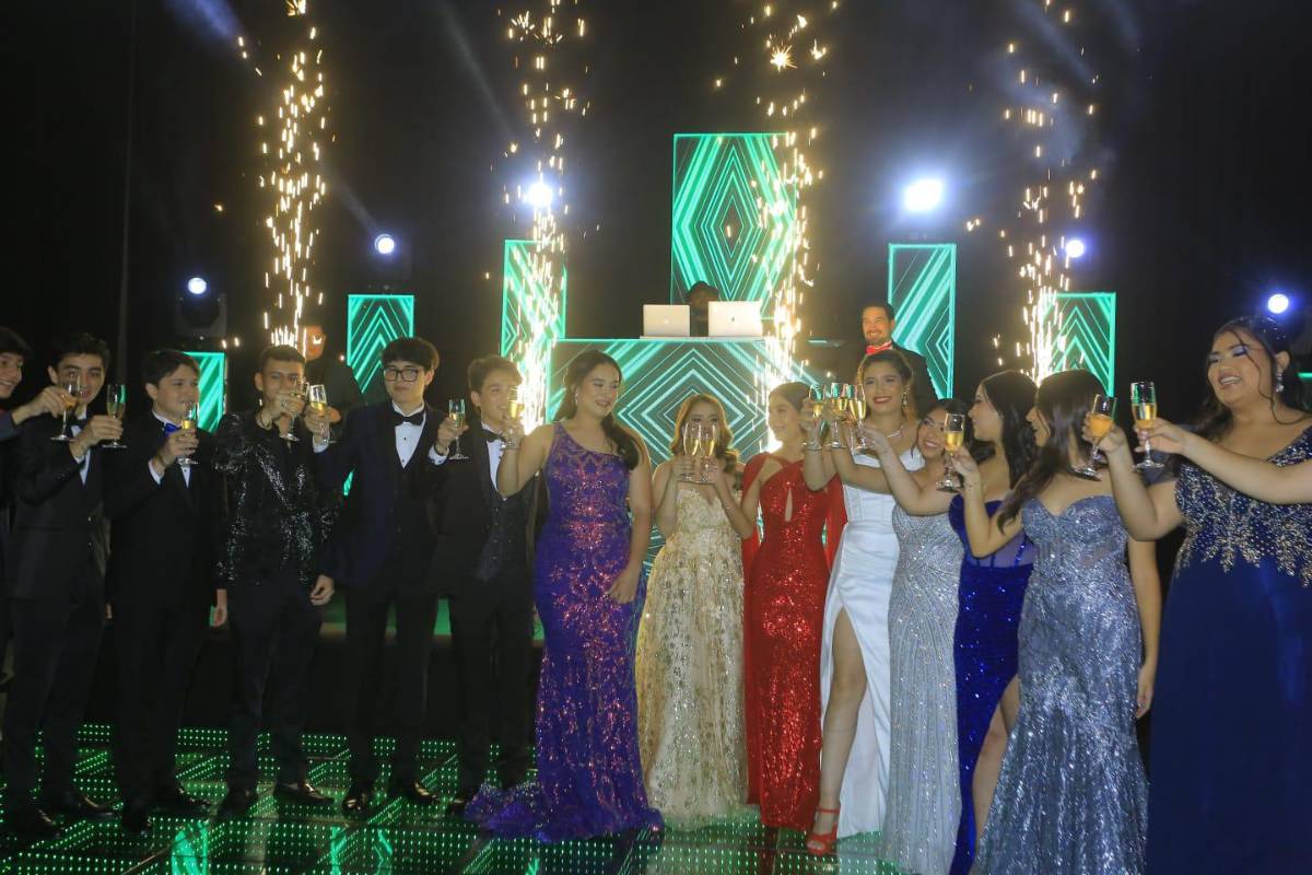 La elegancia se apoderó de la noche.