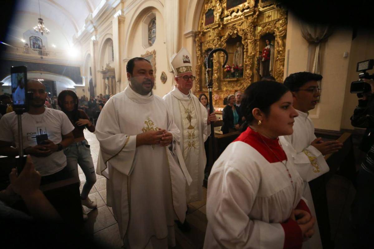 Jueves Santo: fieles recrean el gesto de humildad de Jesús en el lavatorio de los pies