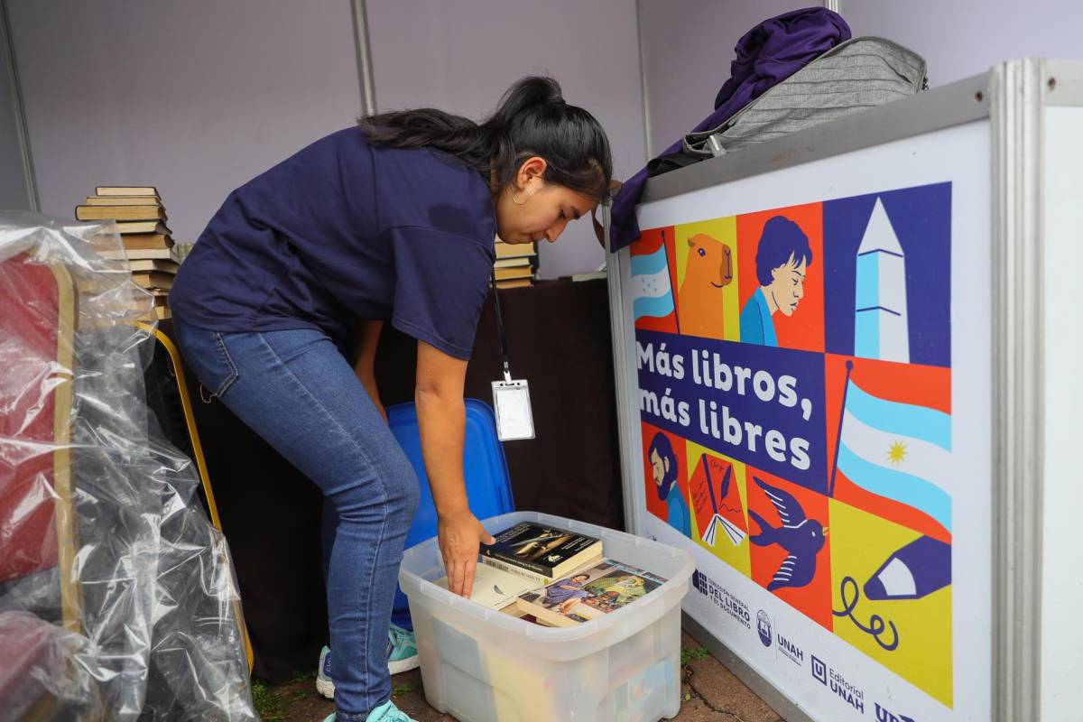 El Ministerio de Cultura de Venezuela dona 300 libros a la Biblioteca Nacional de Honduras