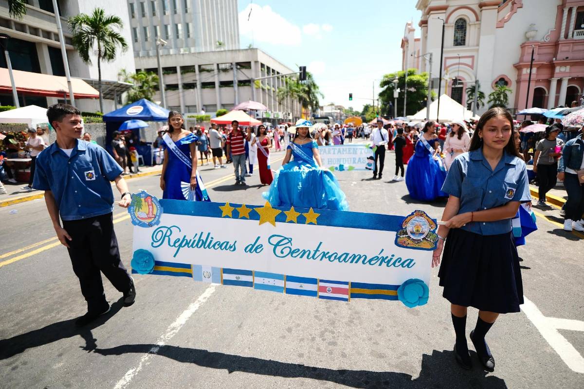 Instituto 1 de Mayo se roba el show en su retorno a los desfiles patrios