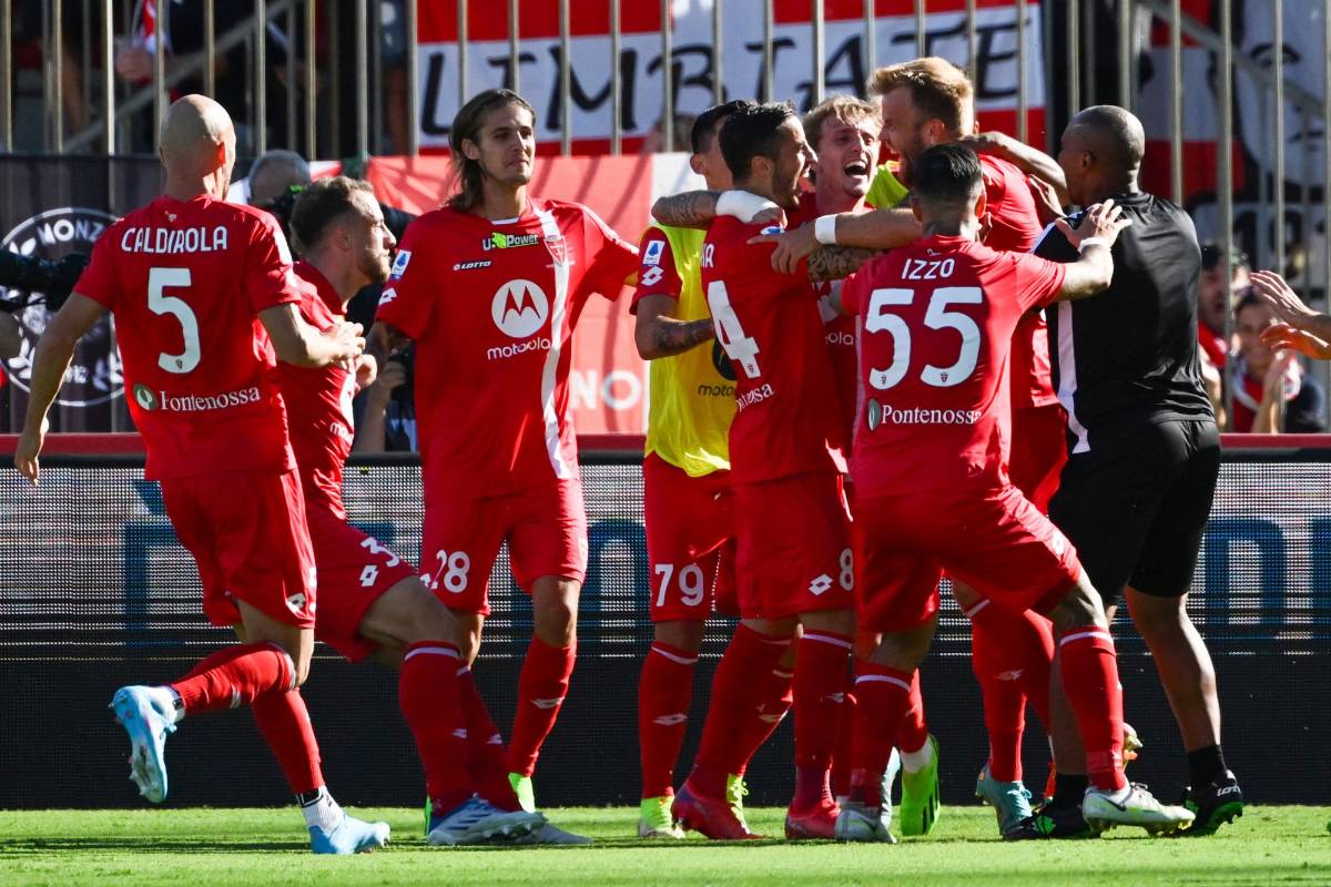 Monza consiguio su primera victoria en la Serie A, tras ser derrotado en cinco ocasiones y un empate.