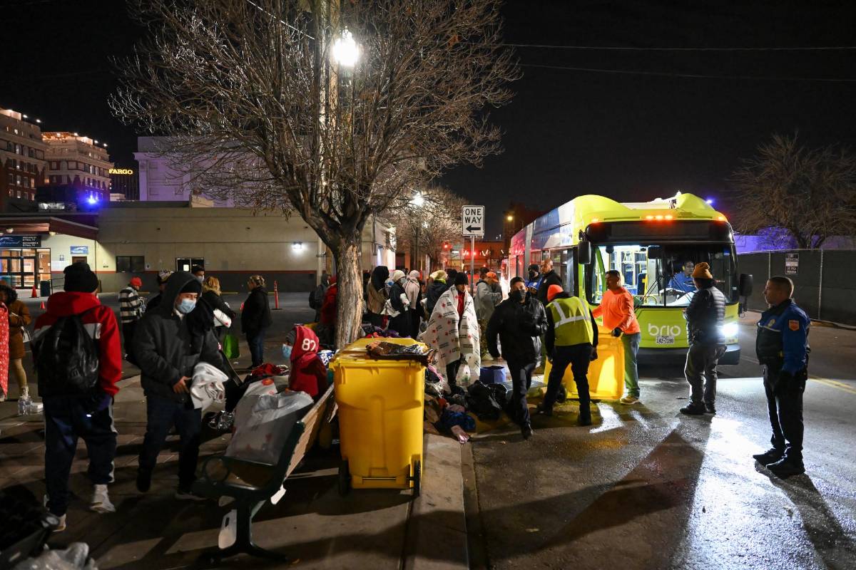 Nueva York evalúa nuevos lugares para ubicar a miles de inmigrantes