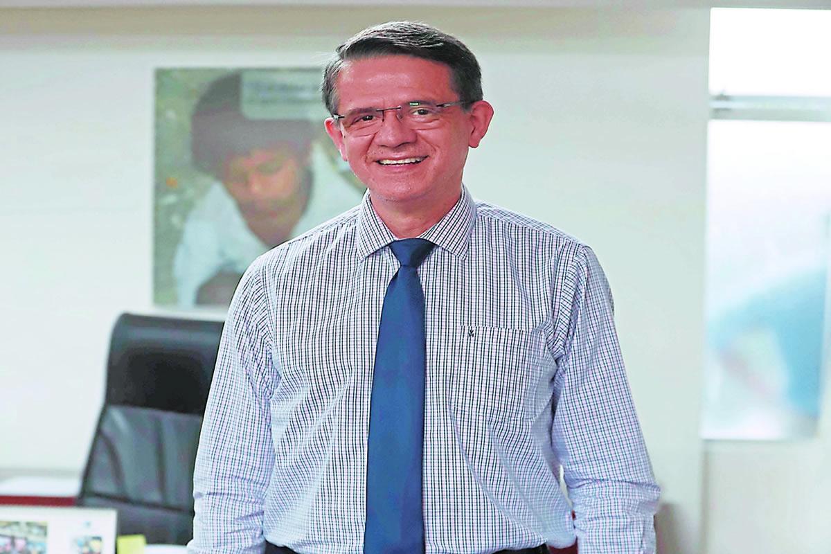 Salud en espera de presupuesto para otorgar plazas médicas