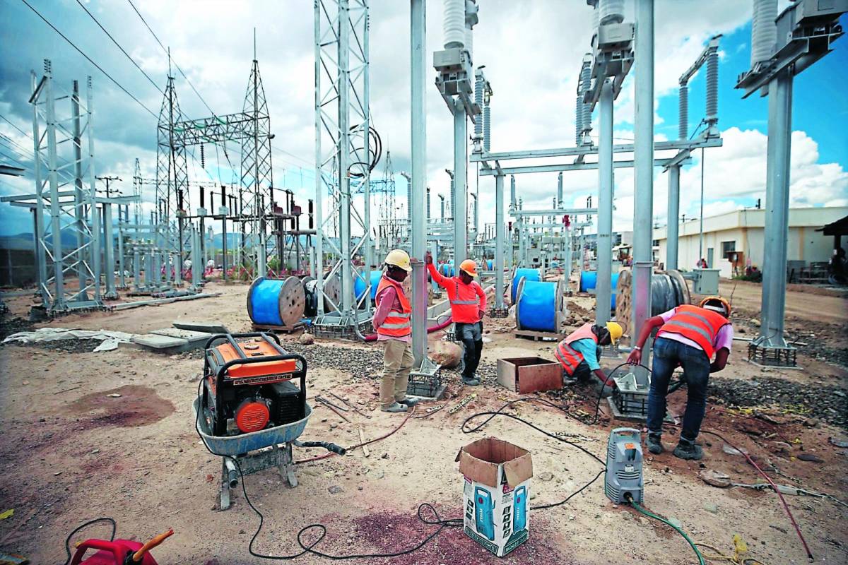 Honduras requiere de nuevas inversiones para aumentar la capacidad instalada del parque eléctrico nacional y así cubrir la demanda de energía de mediano y largo plazo.