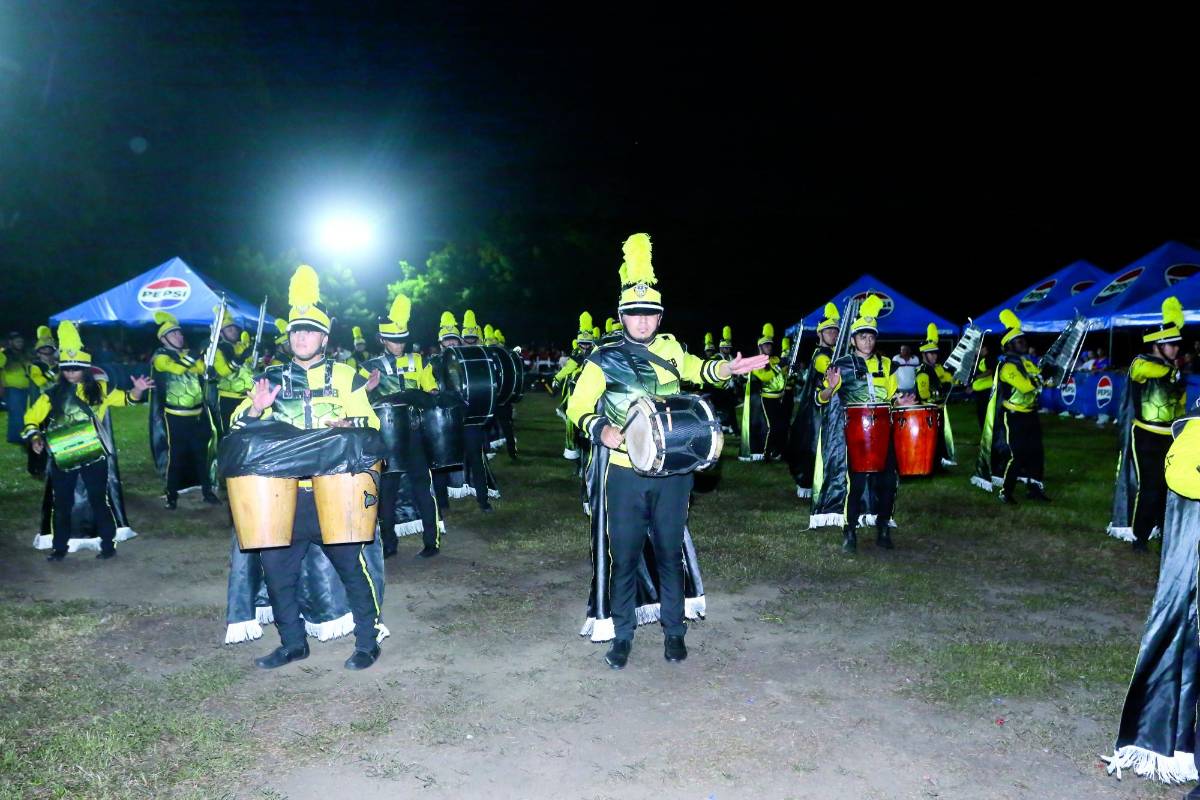 La banda independiente Puerto Cortés se llevó el segundo.