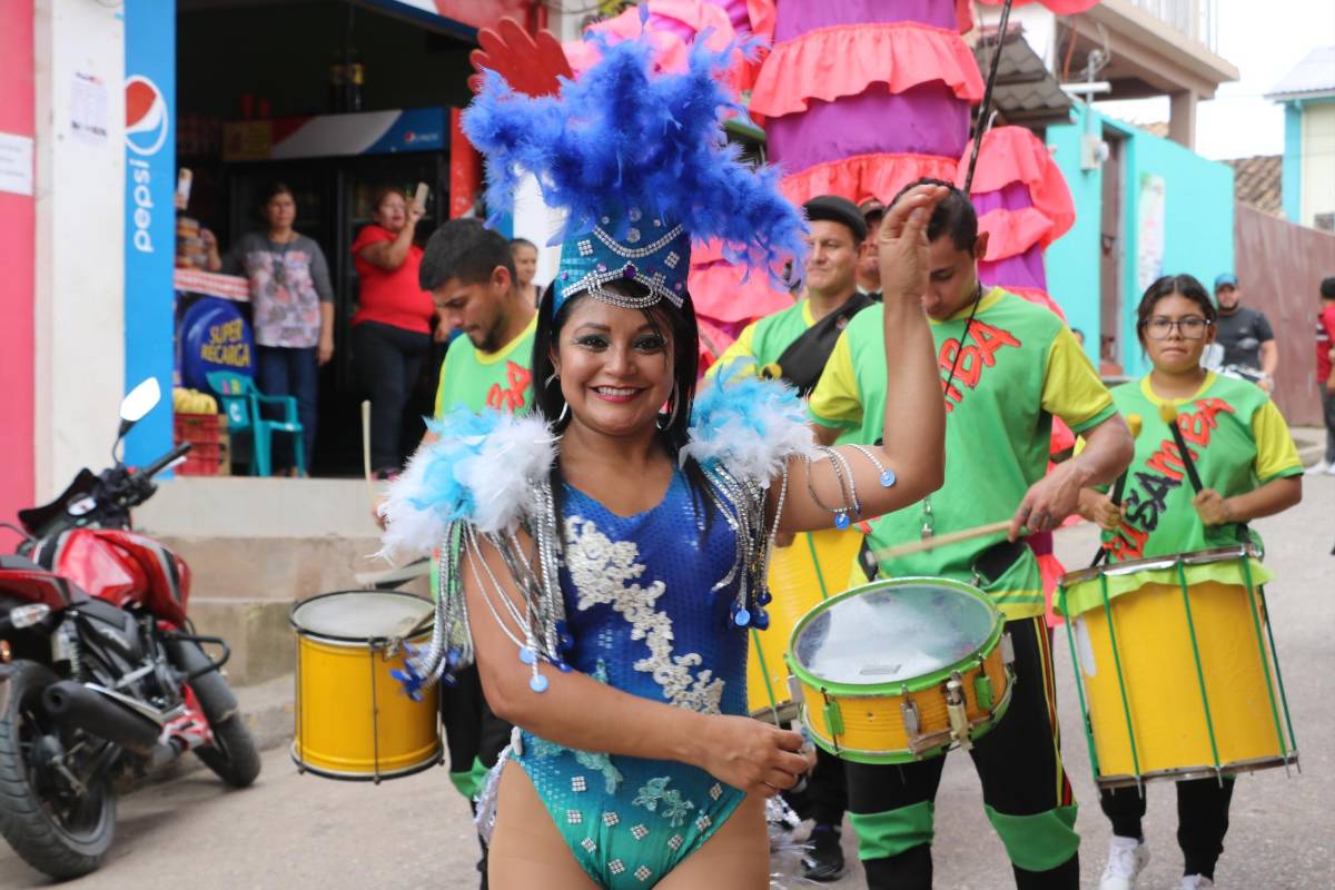 Desfile de carrozas inaugurará feria patronal en Dulce Nombre