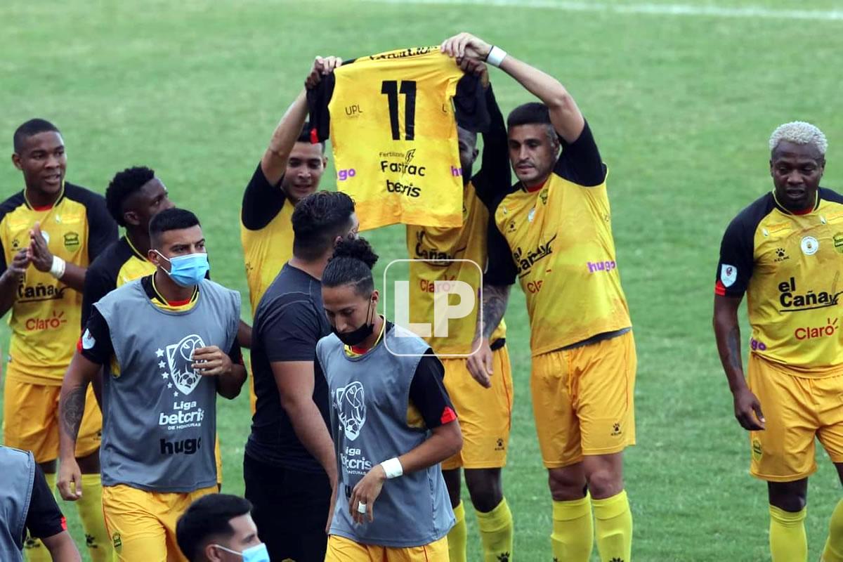 Los jugadores del Real España le dedicaron el primer gol a su compañero Omar Rosas.