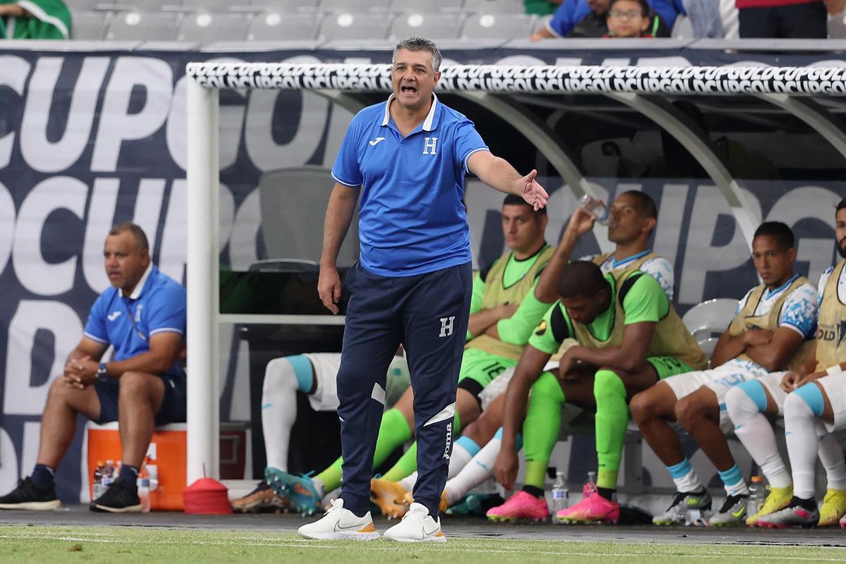 Diego Vázquez se la juega en el banquillo de Honduras contra Haití.