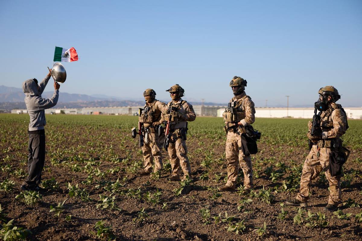 Gases, piedras y helicópteros: aumenta la tensión en redadas en California