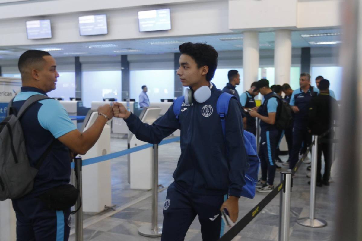 El hijo de Emilio viajó con la plantilla del Motagua rumbo a EUA.
