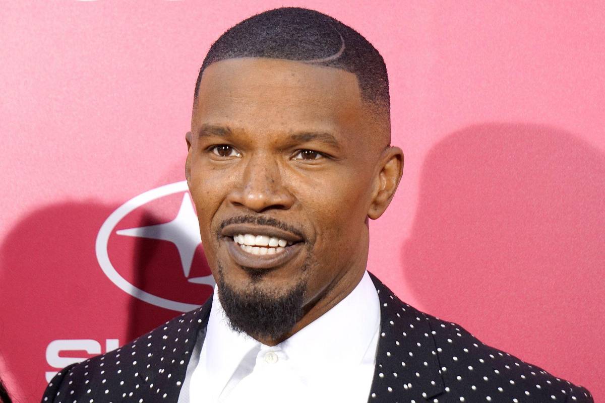 Jamie Foxx se está “recuperando bien”, asegura su familia
