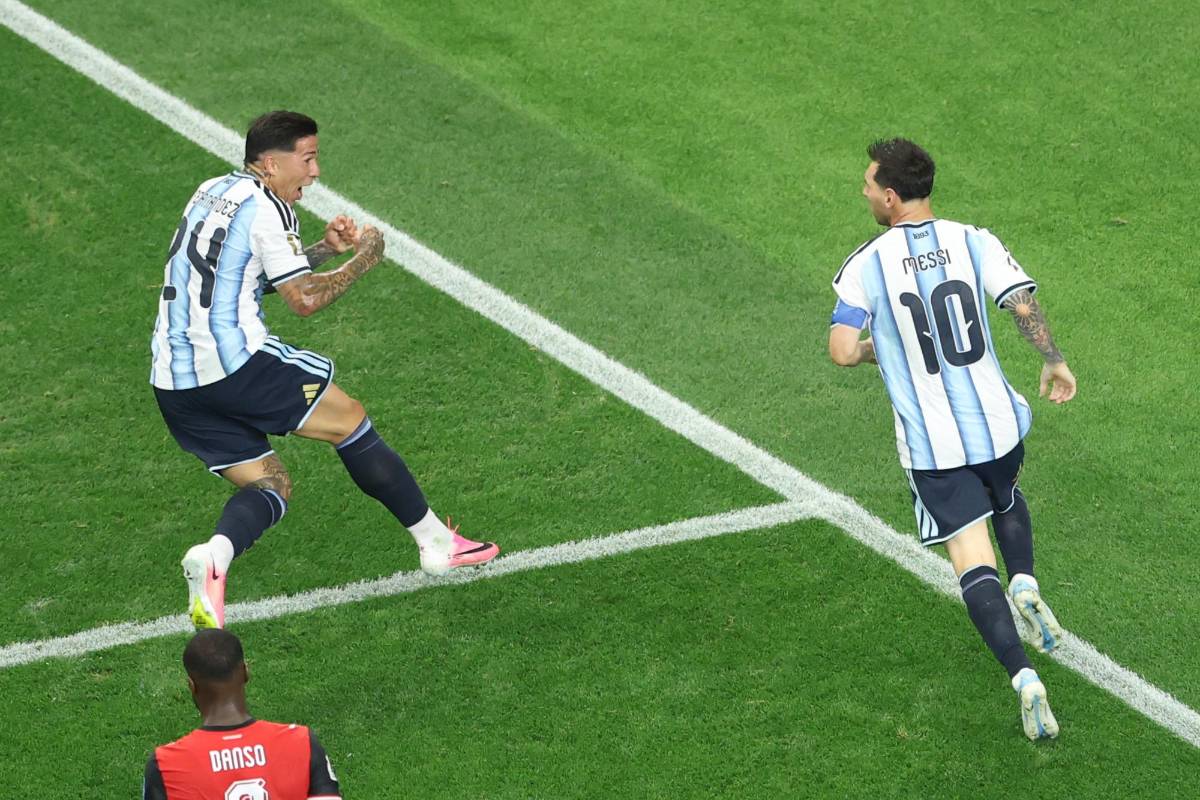 Messi hace historia, beso de Shakira, hondureña sorprende y mala noticia en Argentina