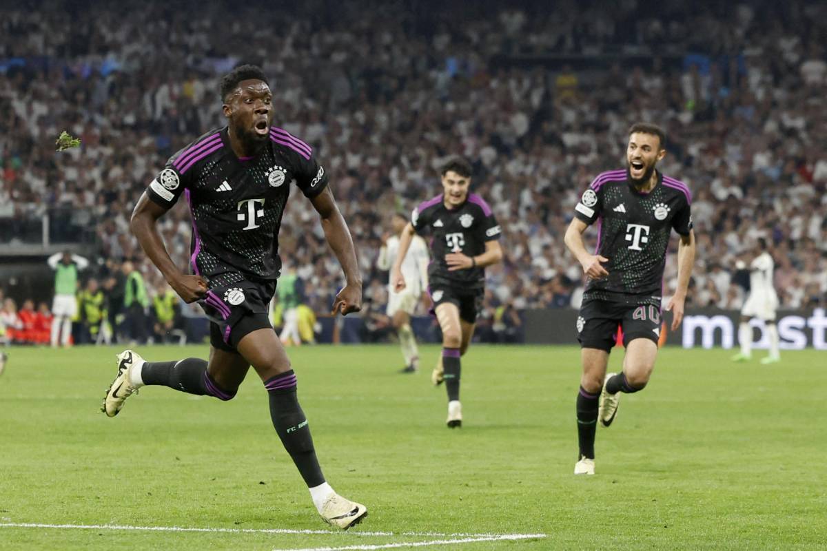 Alphonso Davies anotó su primer gol en la Champions League.