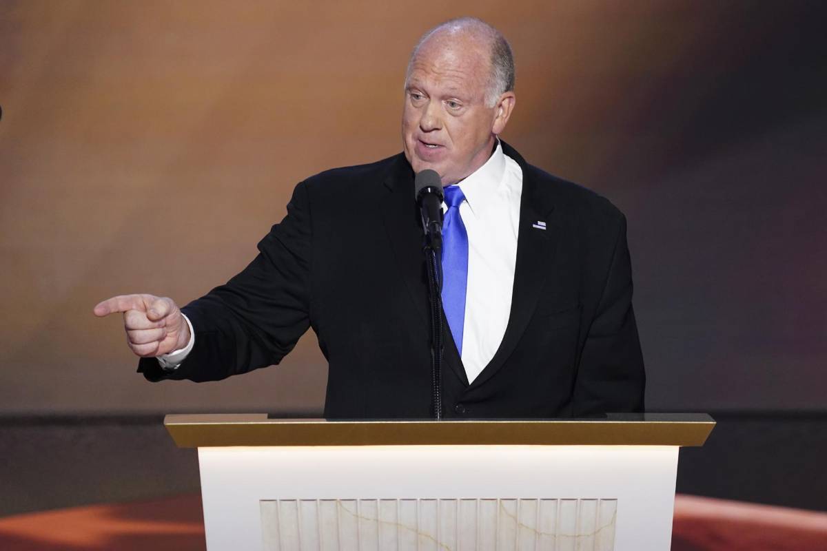 El “zar de la frontera” designado por Trump restituirá detención de familias migrantes