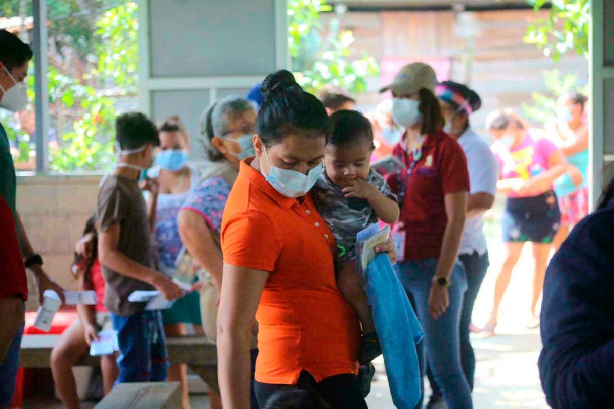 Más de 13,600 sampedranos vacunados en extensa jornada