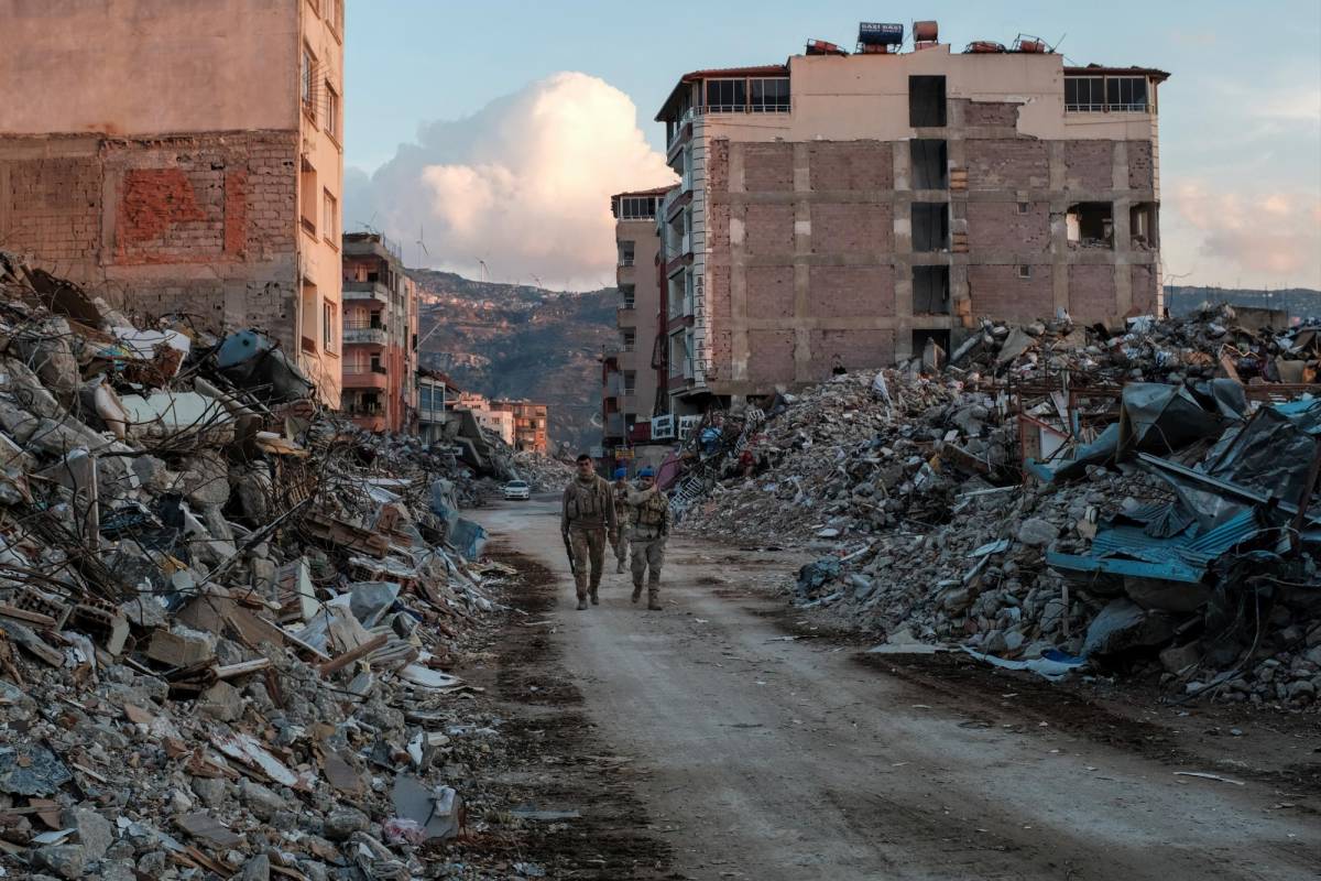Terremotos en Turquía dejan más de 50,000 muertos