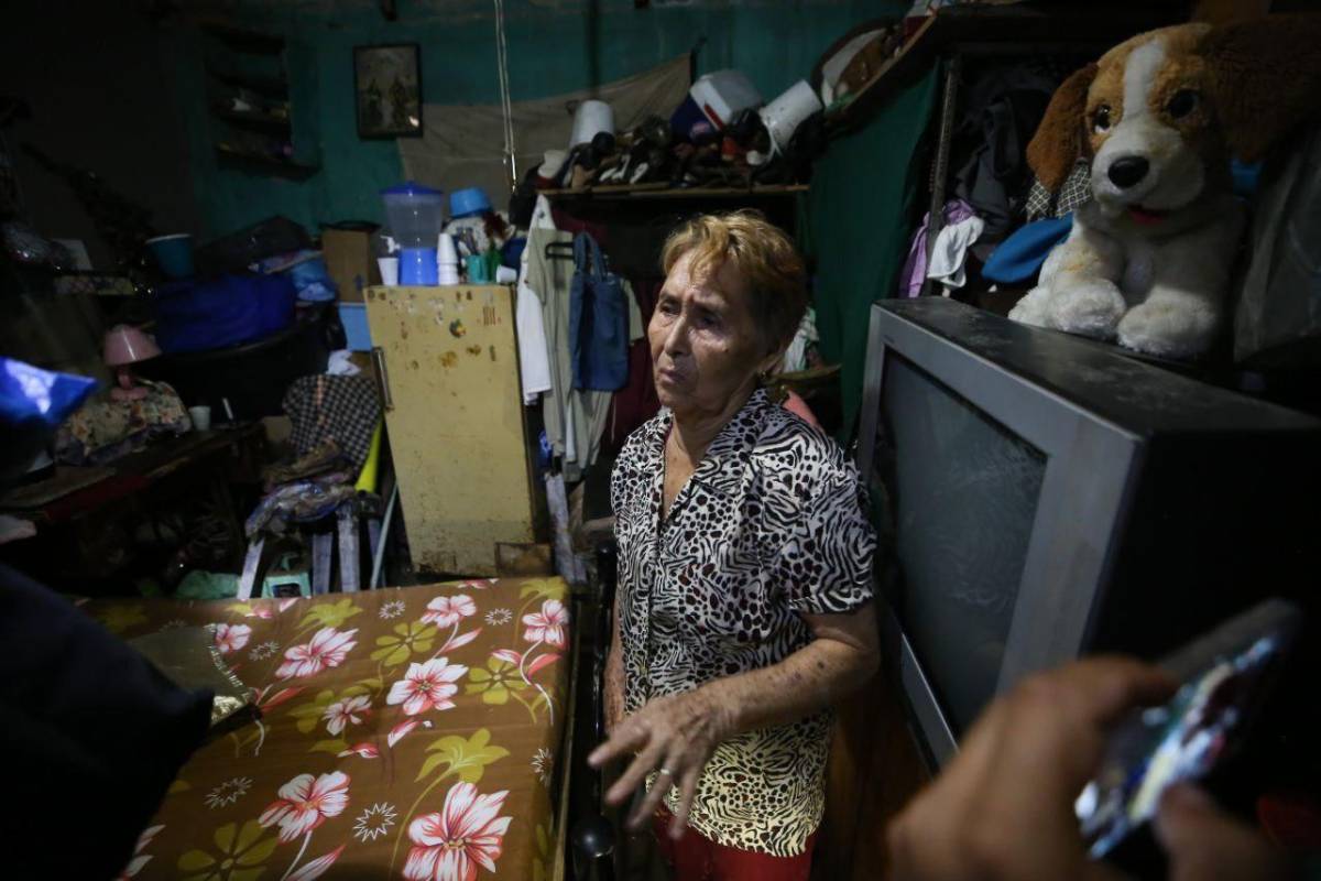 Llanto y caos tras inundaciones en la colonia 1 de Diciembre en Tegucigalpa