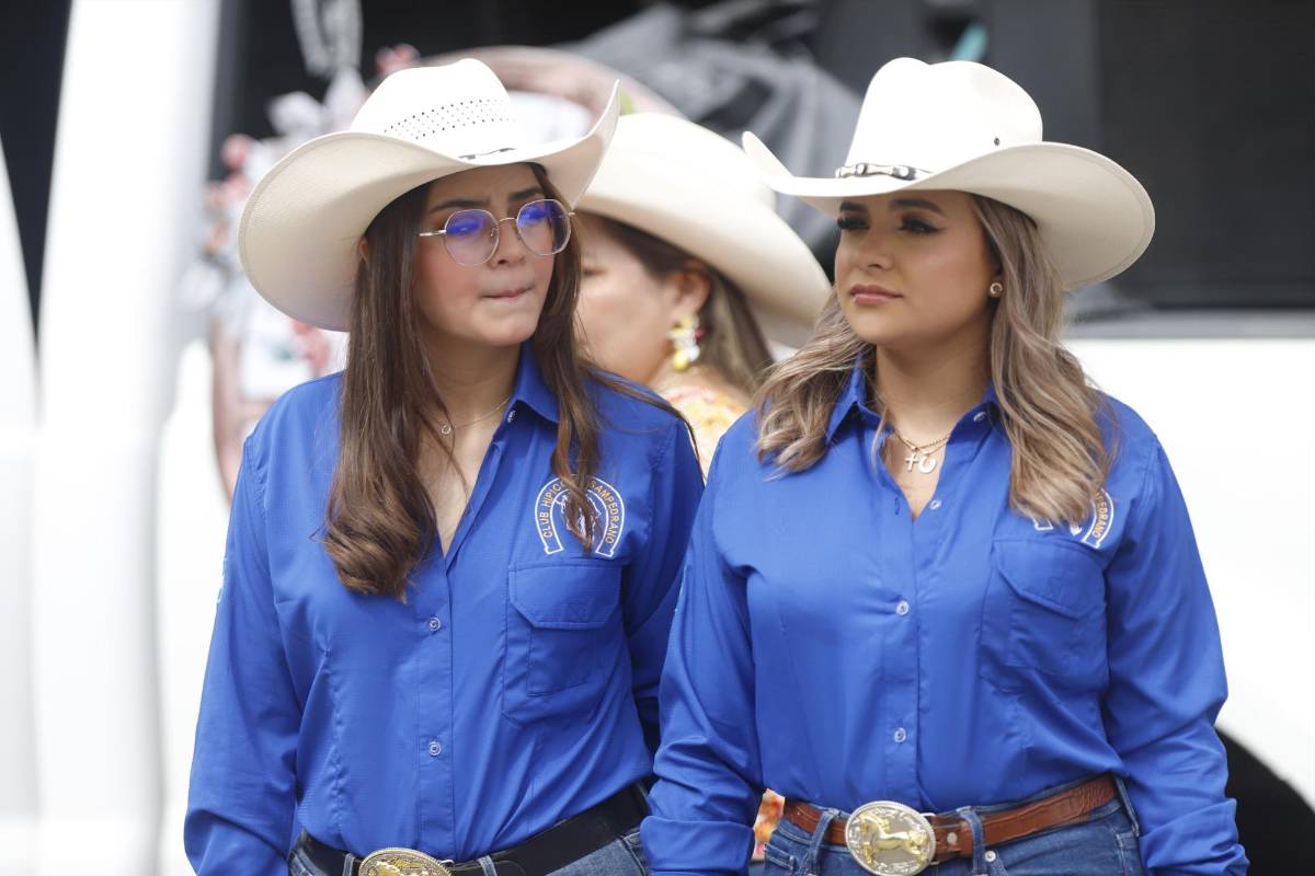 Ambiente, color y tradición: así luce el desfile hípico en San Pedro Sula