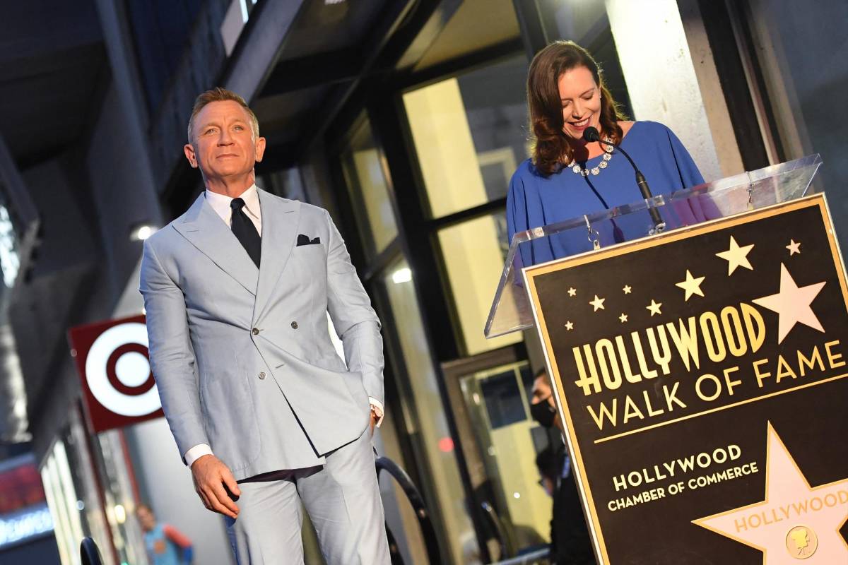 Daniel Craig recibe estrella en Paseo de la Fama