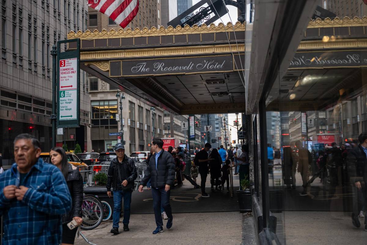 Nueva York pide a tribunal que suspenda ley que le obliga a dar alojamiento a inmigrantes