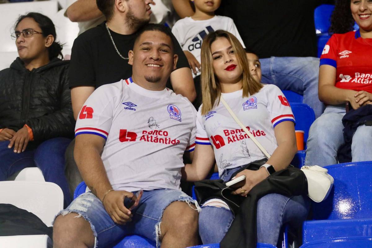 Olimpia vs Firpo: enfado de Spiderman, la pareja de la Ultra y quién es la colocha